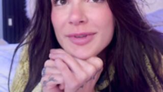 Arikytsya using toys to make me cum in ripped leggings