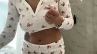 camiliakxoxo 2025-11-02_14-18-35