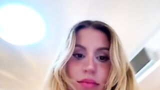 SC-Jasminesummer # 29 pipe et doigte sa chatte