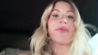 SC-Jasminesummer # 29 montre ses seins et sa chatte