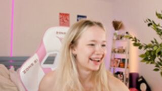 Lily_Young 7