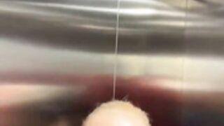 Strongqueen get fucked in elevator