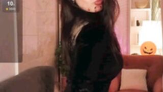 M1L4N4_5U64R Original ManEATER costume