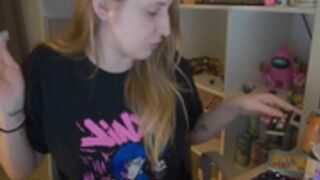 pinkladyx2_2025-11-04_18-35-51_678