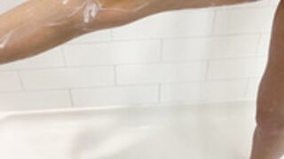 Lialynnx Taking A shower