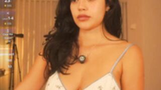 n_o_v_a 2025-11-07_01-26-34-003