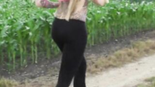 Anna70F - Beim Joggen gefickt