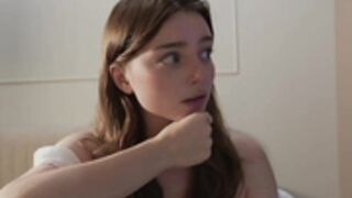 floret joy sucks her nipple