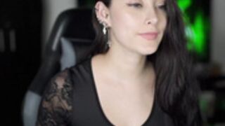 kellytesh 2025-11-18_04-24-58-002