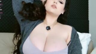 lady_yas_2025-11-15 19-20-50 737