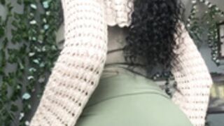 Raven slowmo booty shake