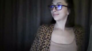 Diana_Bloo shy streamer