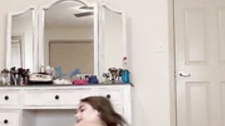 Kinsley Wyatt fingering and showing u how good i ride