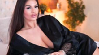 kiss_jess_2025-11-21_17-53-32_970