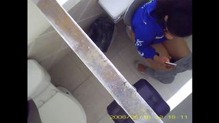 espiando_arlen_velez_teen_batrhoom_spycam