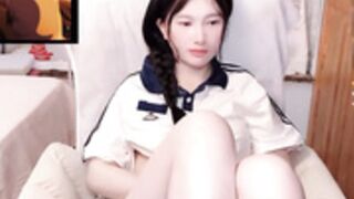 Ana-888 lets her shave pussy show (not private show)
