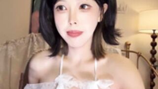 Kiraa-0051 showing her ass (not private show)