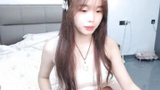 Kexin-a in cute bra (not private show)