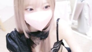 AZUnyan flashing her blurred pussy (not private show)