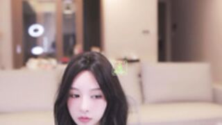 Bella-999 changes in front of us (not private show)