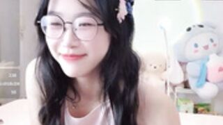 Luminous163 leg splits (not private video)