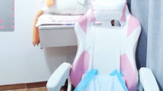 Cute Chinese girl cumming