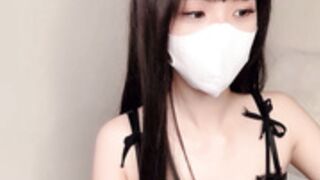 _Poya_ drops top to show perfect tits