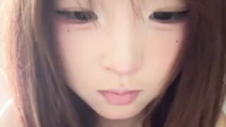 lelebaybay888 sits on camera