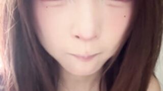 lelebaybay888 sits on camera