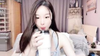 Hot Chinese girl M leg