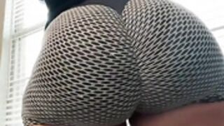 Selena loca farting 1