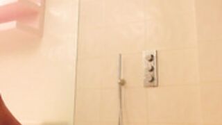 kissofacobra shower cum 2