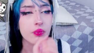 kuromi blue eyes