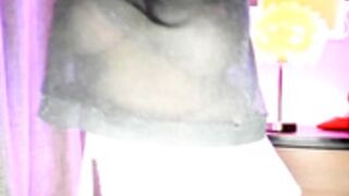 Felizia tits
