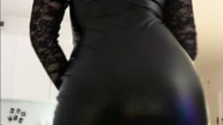 Moni Princess - dance with hot dress