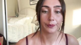 sashabooxx shows off body