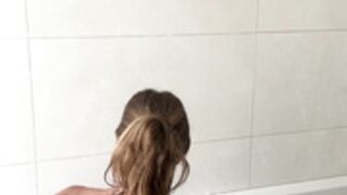 Elsa Bellucci Taking A Bath