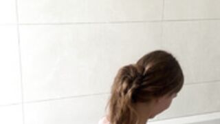 Elsa Bellucci Taking A Bath