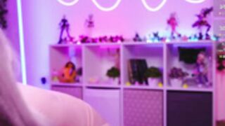 holliwould_ 2025-05-17 dildo