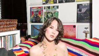 Sugar Boogerz - Casual Masturbation On the Couch