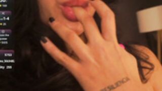 n_o_v_a 2025-12-07_04-24-01-002