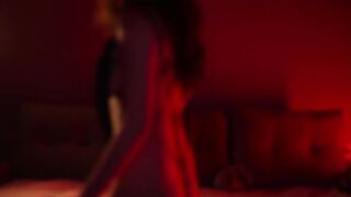 Kusssecka - Red room nude show