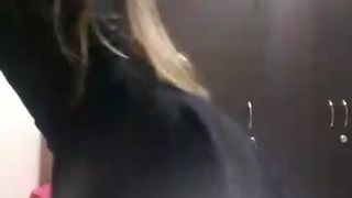 CHICA DE VESTIDO NEGRO EN FB LIVE