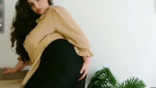 lady_yas_2025-12-04_19-13-06_572