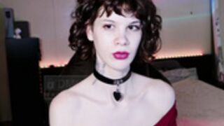 Ebfaafret gorgous brunette tease