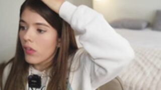 rebeccastonee_2025-12-03_22-43-34_819