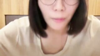 Taiwan girl masturbation