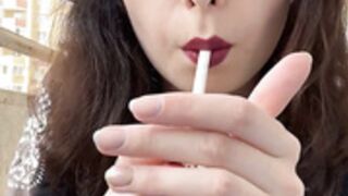Lily_Foxxx smokin