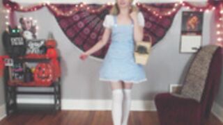 Jennakate Alice in Wonderland Dildo Fuck 2