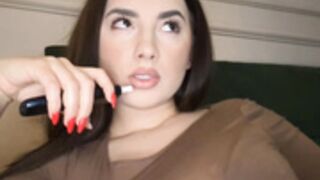 EclipseLunaireSouveraine playing in her chest